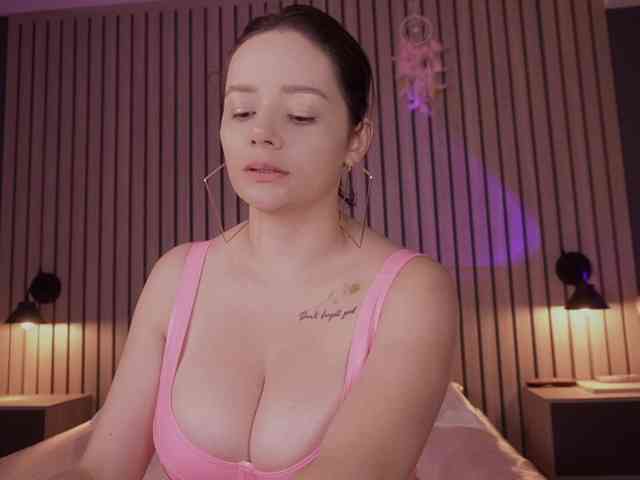 bella-adams webcam