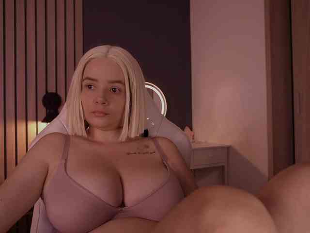 bella-adams