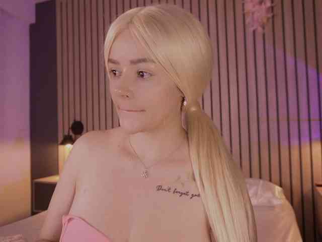 bella-adams