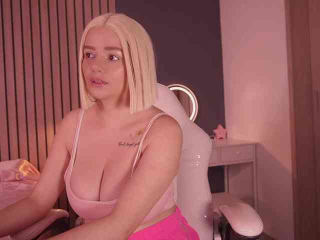 bella-adams webcam