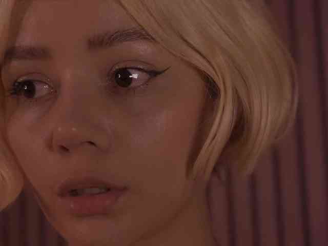 bella-adams webcam