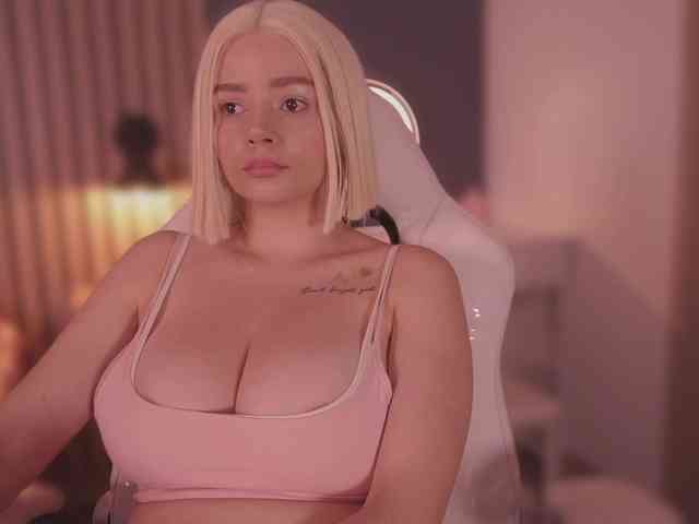 bella-adams webcam