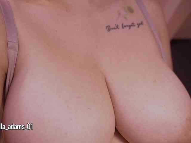 bella-adams webcam