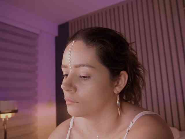 Modelo: bella-adams