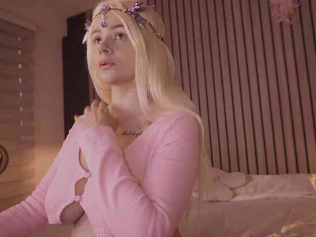 bella-adams webcam