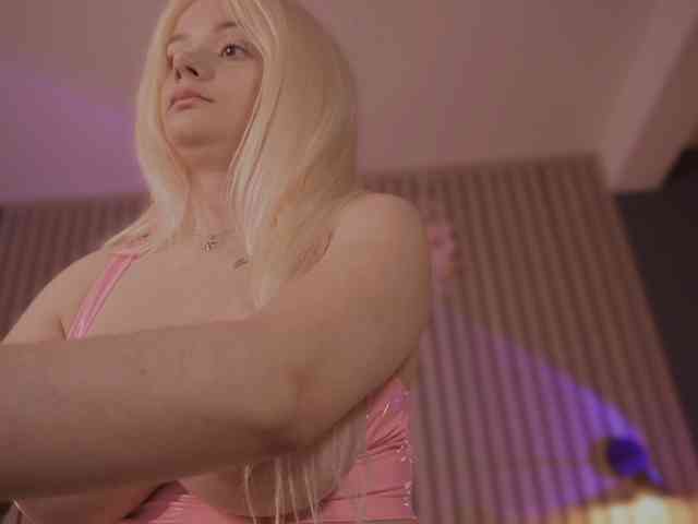 bella-adams webcam