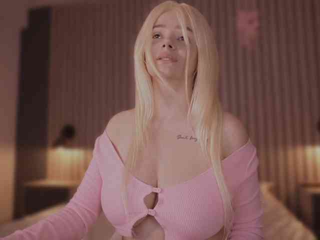 bella-adams webcam