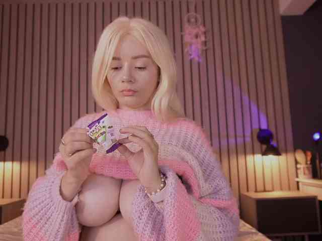 bella-adams webcam