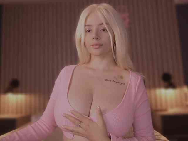 bella-adams