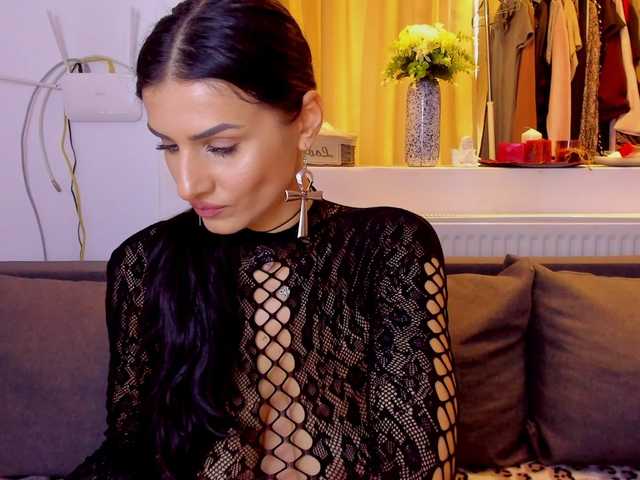 Milfchelle's BongaCams show and profile