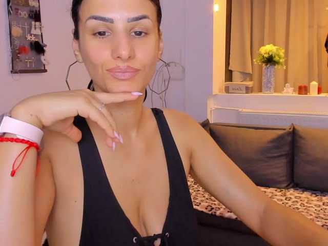 Milfchelle live cam on BongaCams