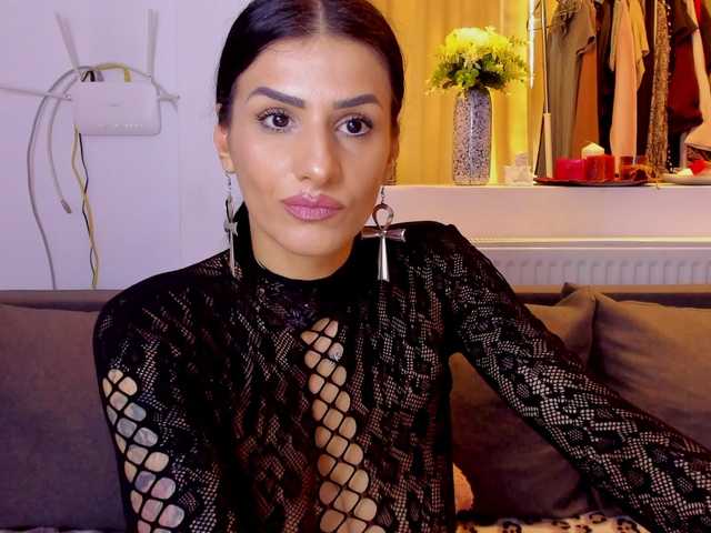 Milfchelle's BongaCams show and profile