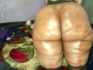 Big-Ass-Wilma Porn Show