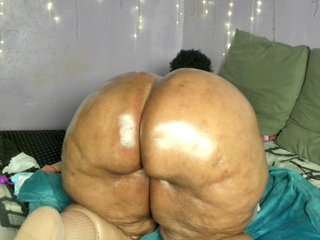 Big-Ass-Wilma Porn Show