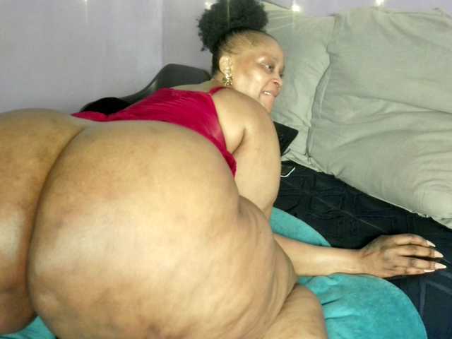 Big-Ass-Wilma live cam on BongaCams