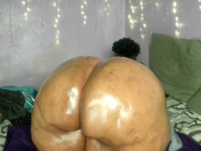 Big-Ass-Wilma live webcam show