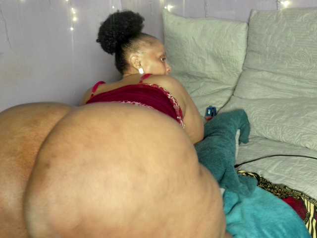 Big-Ass-Wilma live cam on BongaCams