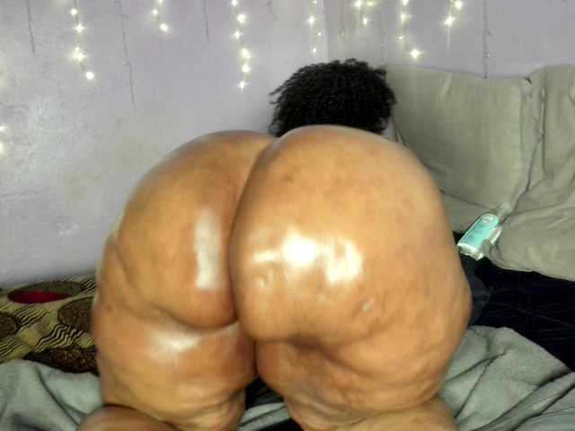 Big-Ass-Wilma live cam on BongaCams