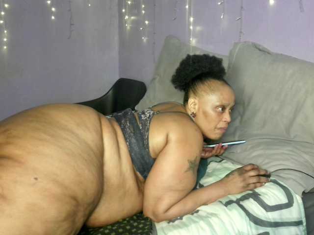 Big-Ass-Wilma live cam on BongaCams