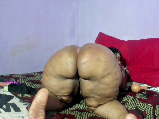 Big-Ass-Wilma's BongaCams show and profile