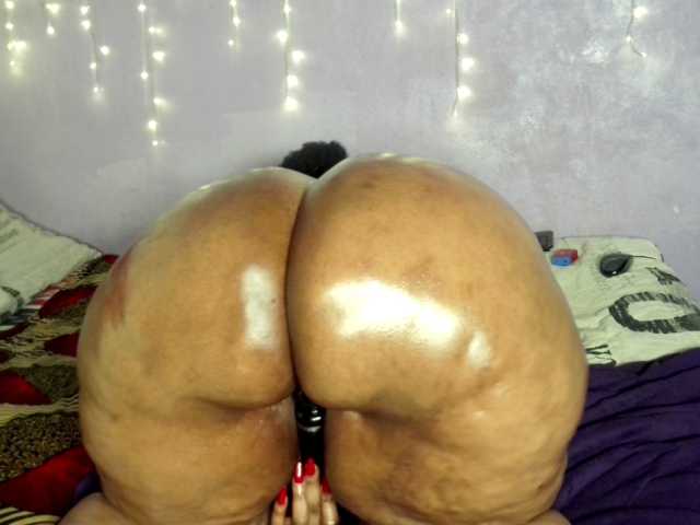 Big-Ass-Wilma, live now on BongaCams