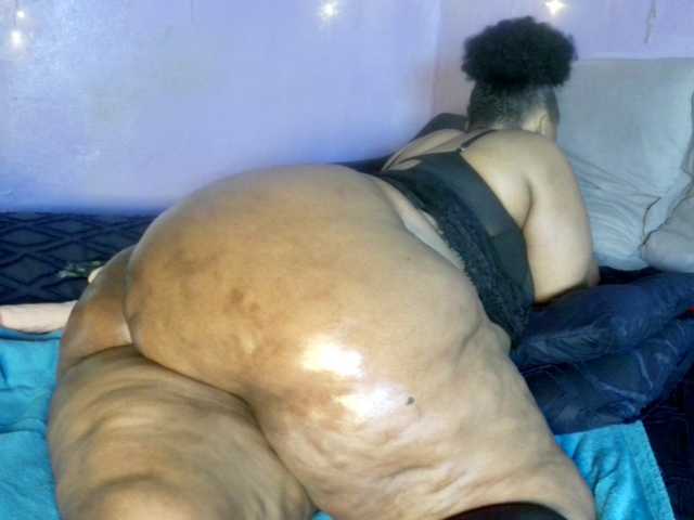 Big-Ass-Wilma live cam on BongaCams