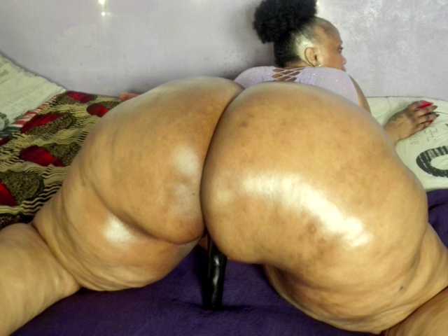 Big-Ass-Wilma live cam on BongaCams