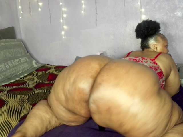 Big-Ass-Wilma, en vivo ahora en BongaCams
