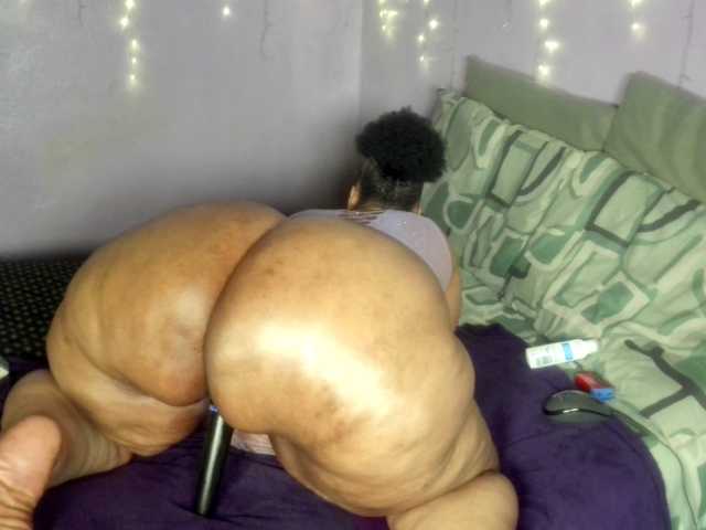 Big-Ass-Wilma live cam on BongaCams