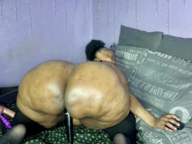 Big-Ass-Wilma live cam on BongaCams