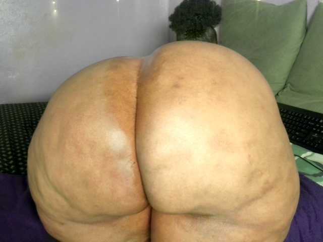 Big-Ass-Wilma live webcam show