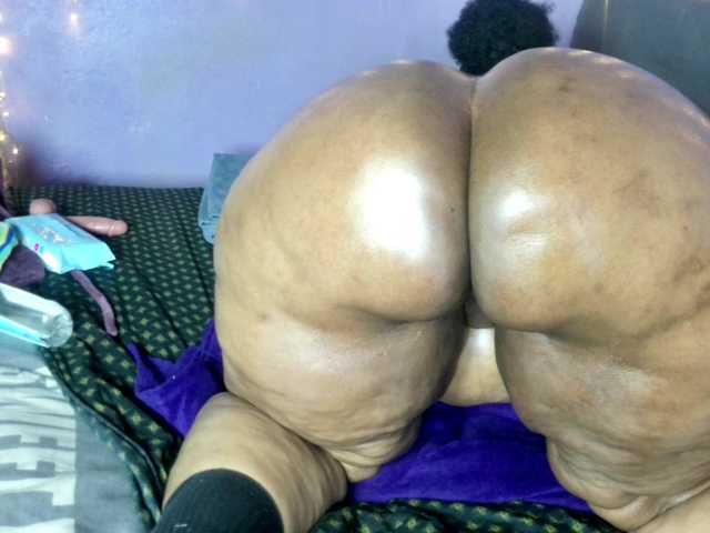 Big-Ass-Wilma live cam on BongaCams