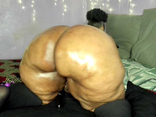 Big-Ass-Wilma live cam on BongaCams