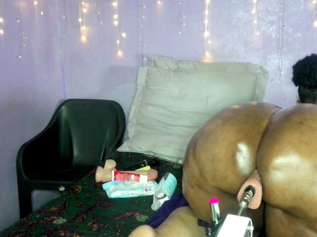 Big-Ass-Wilma live cam on BongaCams