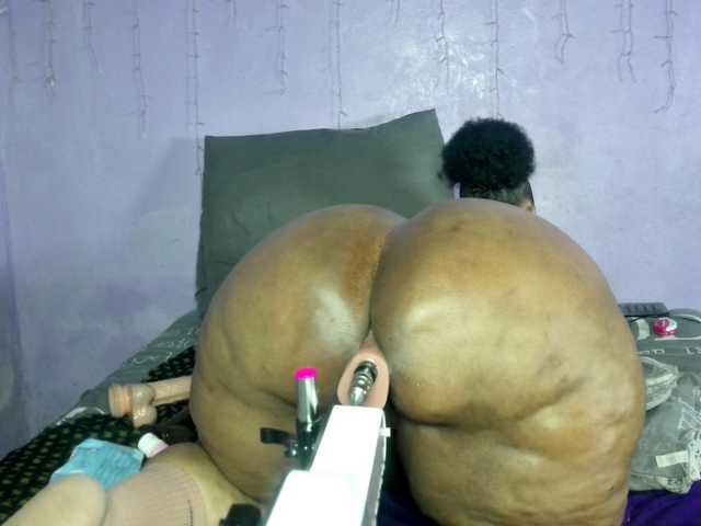 Big-Ass-Wilma live cam on BongaCams