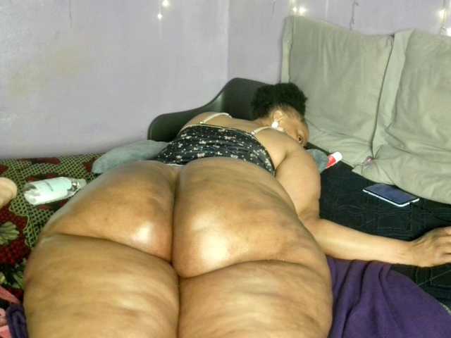 Big-Ass-Wilma live cam on BongaCams