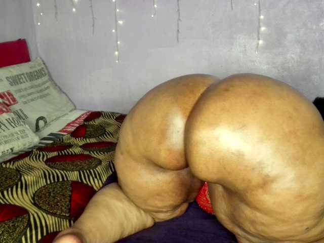 Big-Ass-Wilma, live now on BongaCams
