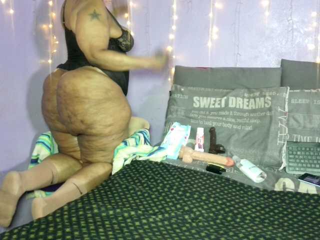 Big-Ass-Wilma live cam on BongaCams