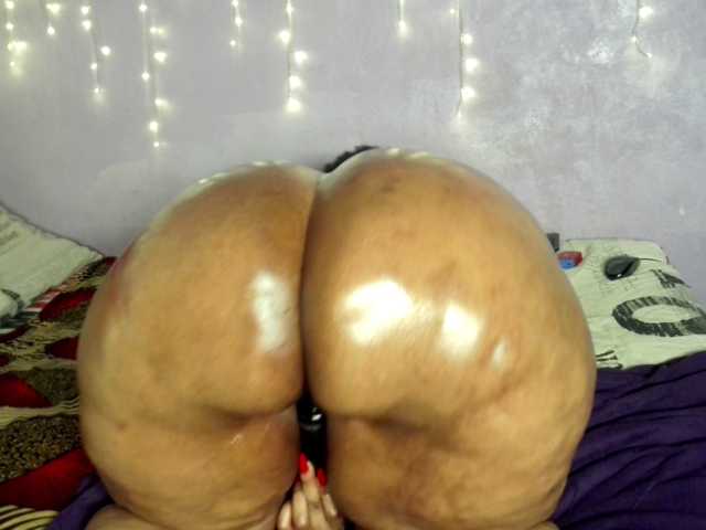 Big-Ass-Wilma, live now on BongaCams
