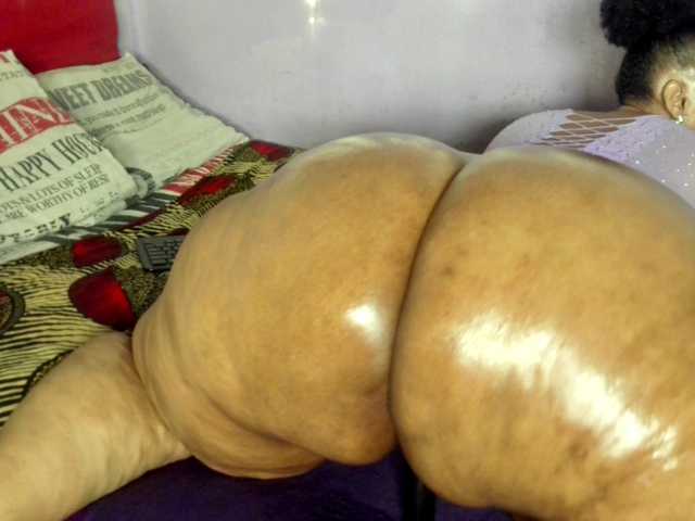 Big-Ass-Wilma, live now on BongaCams