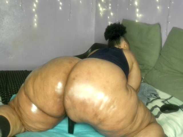 Big-Ass-Wilma live webcam show
