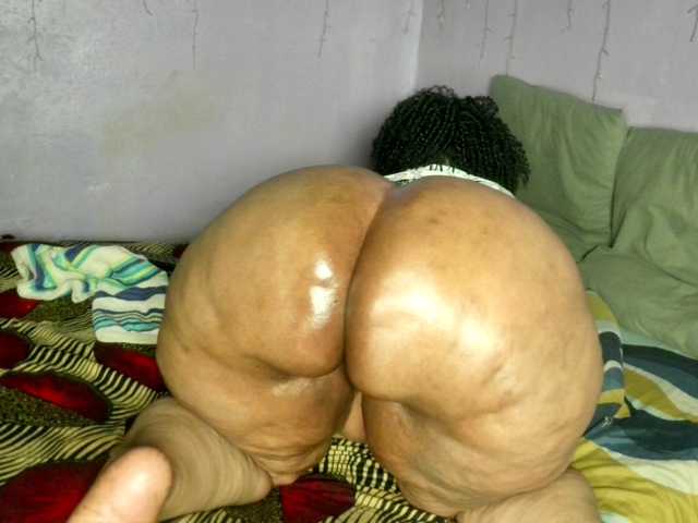 Big-Ass-Wilma live cam on BongaCams