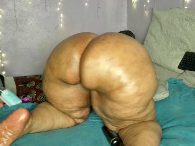 Big-Ass-Wilma live cam