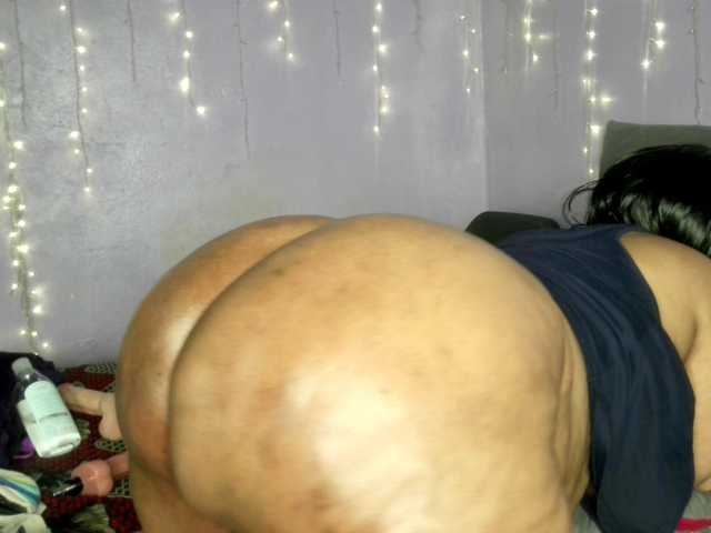 Big-Ass-Wilma live cam on BongaCams