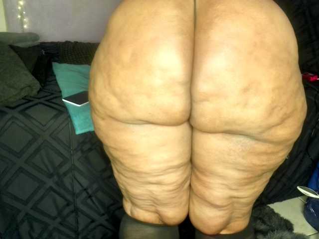 Big-Ass-Wilma live cam on BongaCams