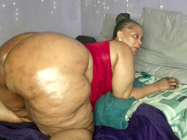 Big-Ass-Wilma live cam on BongaCams