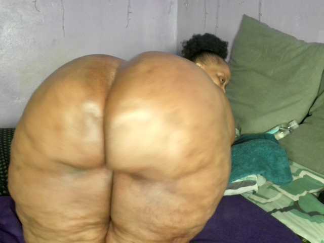 Big-Ass-Wilma live webcam show