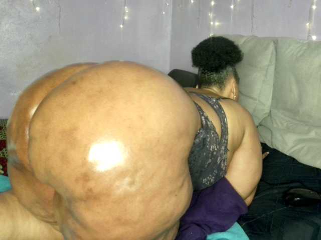 Big-Ass-Wilma live cam on BongaCams