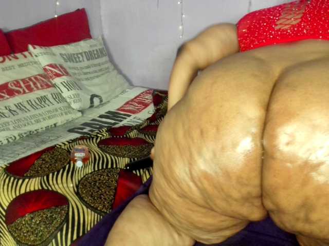 Big-Ass-Wilma, en directo ahora en BongaCams