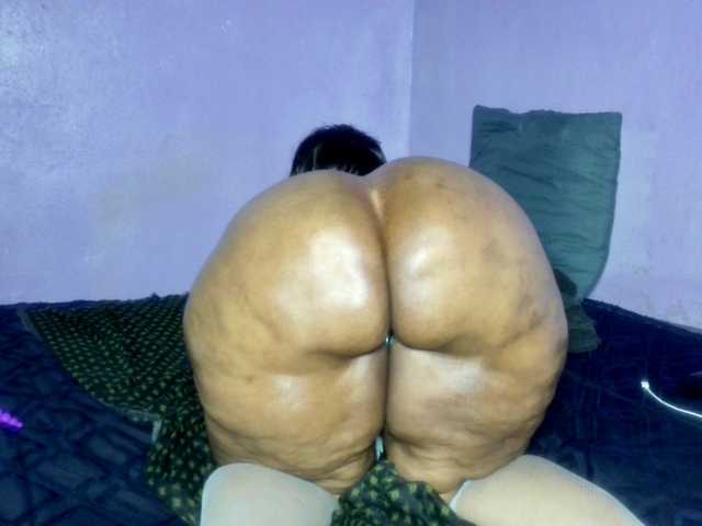 Big-Ass-Wilma's BongaCams show and profile